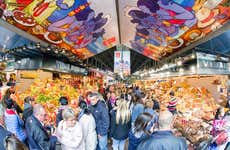 Tour de tapas por los mercados de La Boquería y Santa Caterina